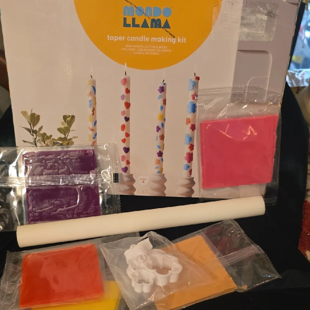 New Mondo Llama 4 Pc Taper Candle Decorating Kit‎